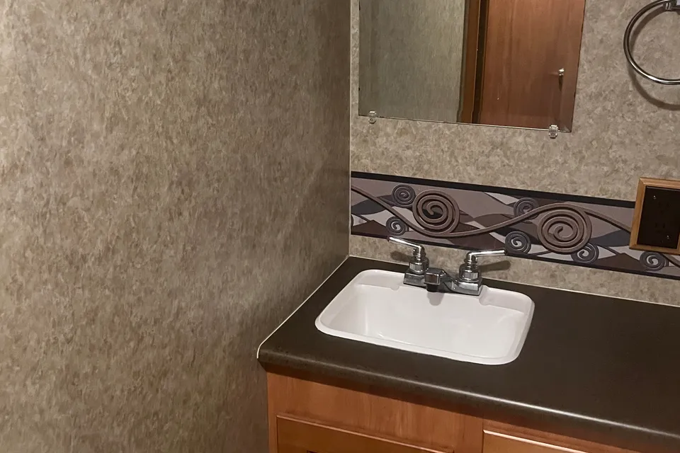 Ken's Winnebago 26p class A
