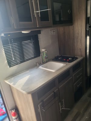 Crossroads Zinger Lite 18BH Travel Trailer