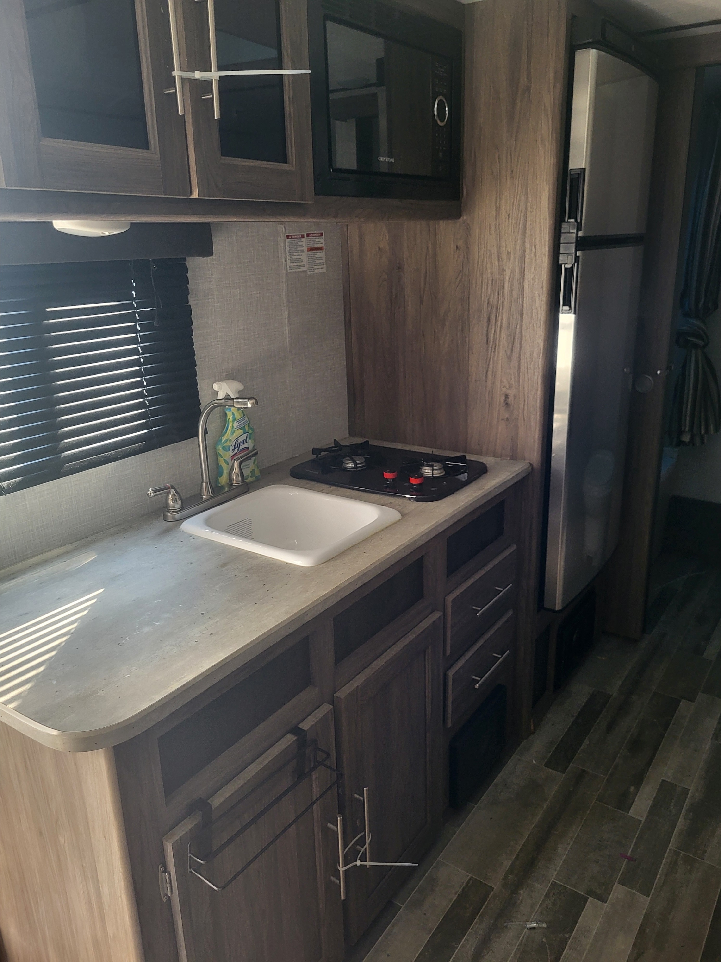 Crossroads Zinger Lite 18BH Travel Trailer