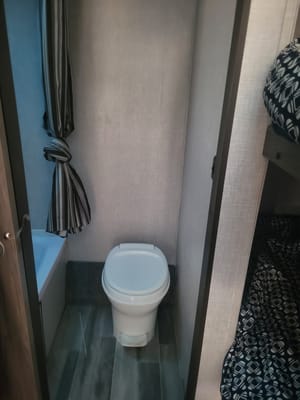 Crossroads Zinger Lite 18BH Travel Trailer