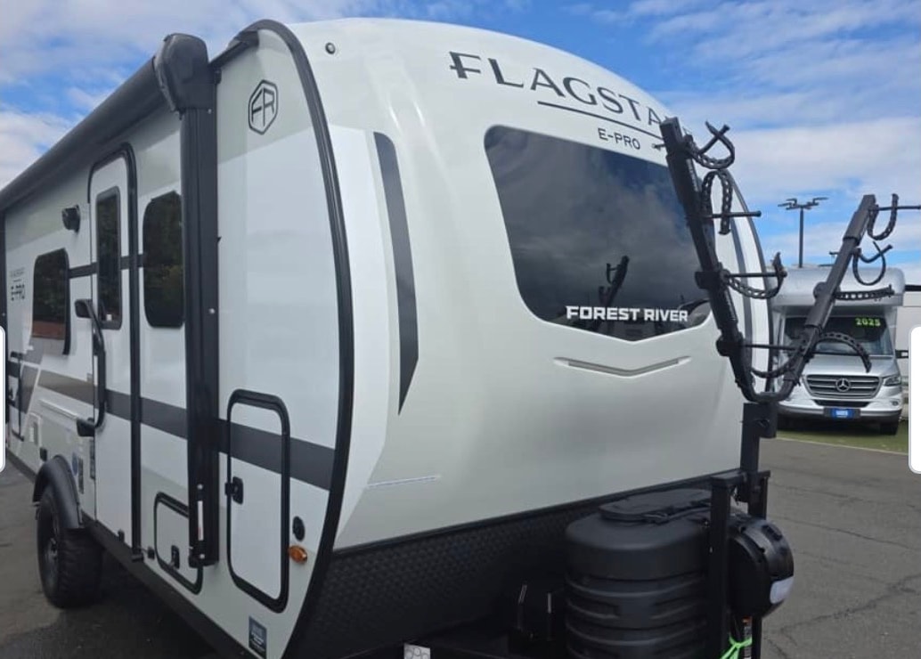 zeus's Forest River FOREST RIVER FLAGSTAFF E-PRO 19FD Travel Trailer