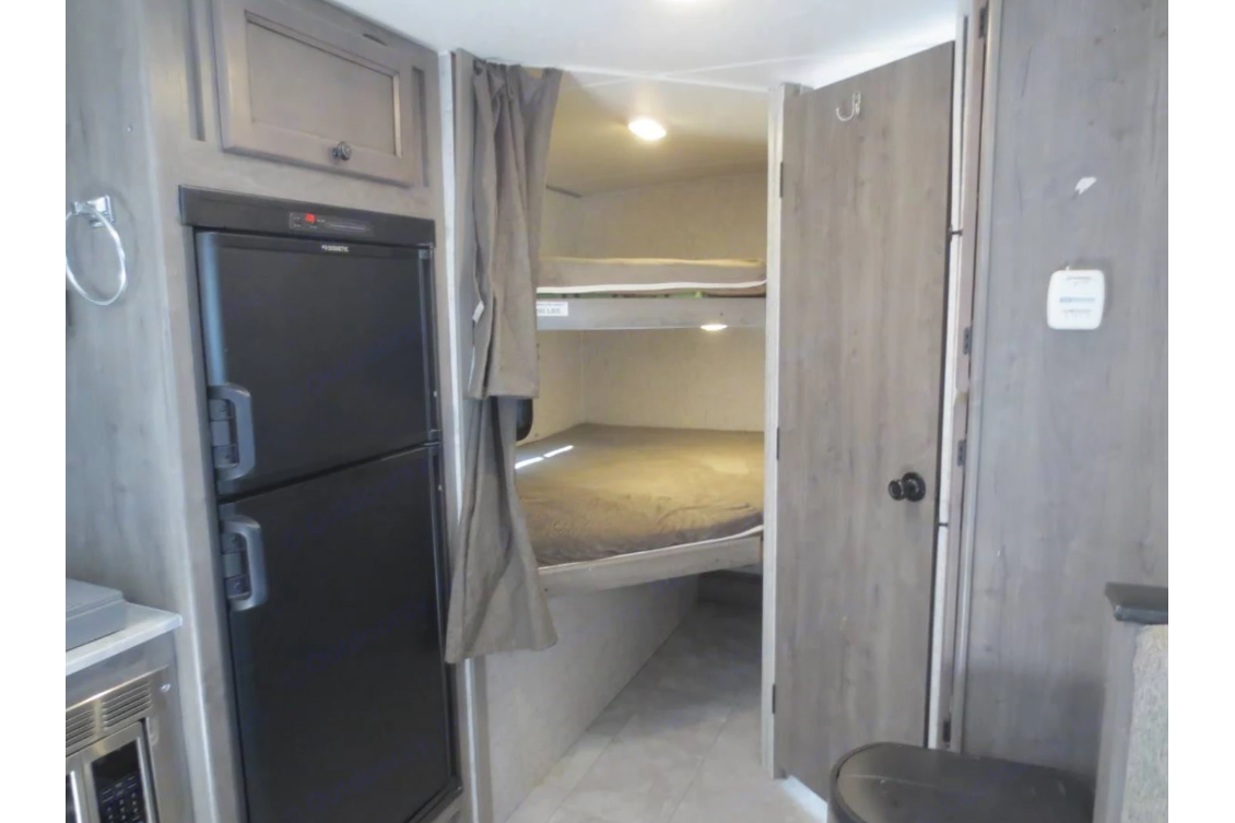 'Annie' 2019 Coachmen Forest River Apex Nano ACO1945