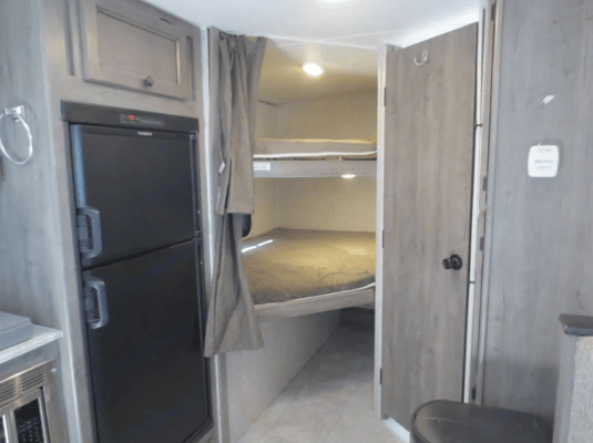 'Annie' 2019 Coachmen Forest River Apex Nano ACO1945