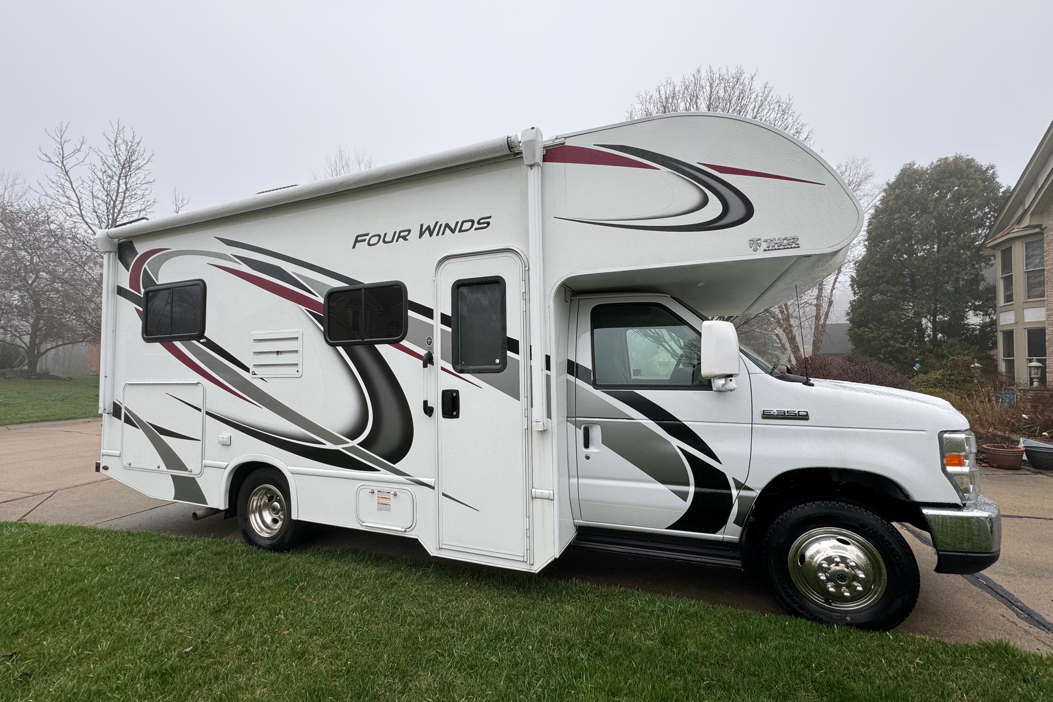 John's 2021 Thor Motor Coach Four Winds 22E