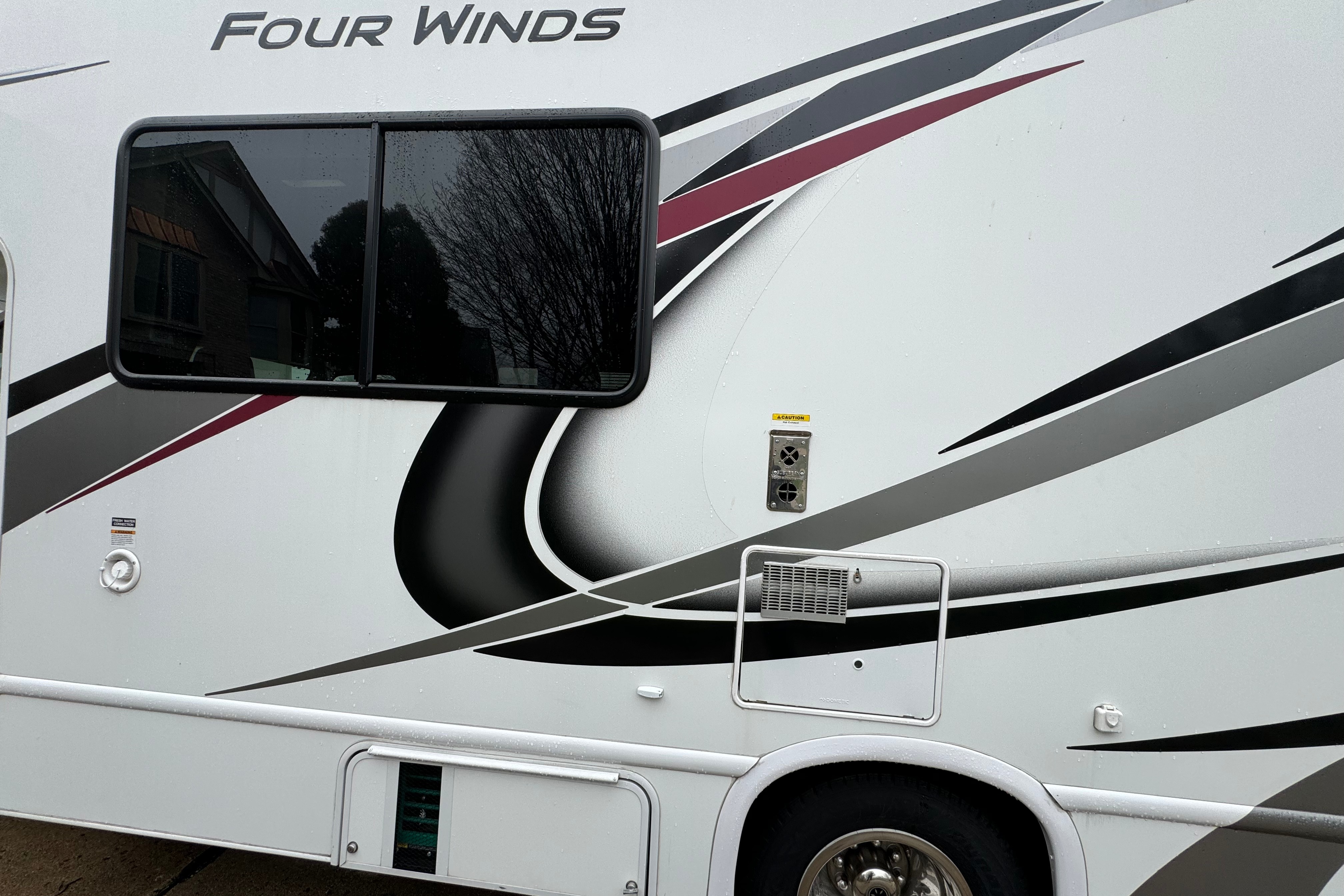 John's 2021 Thor Motor Coach Four Winds 22E