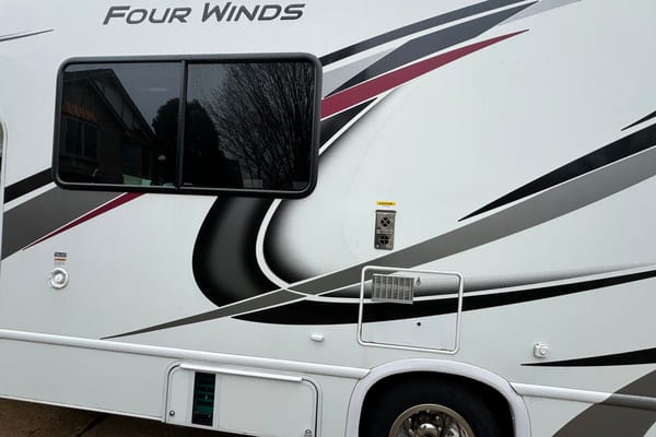 John's 2021 Thor Motor Coach Four Winds 22E