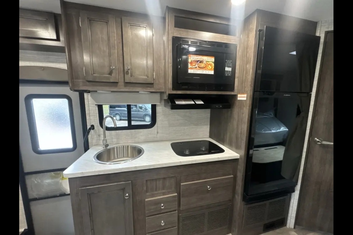 2025 Jayco Redhawk 22CF sleeps 6