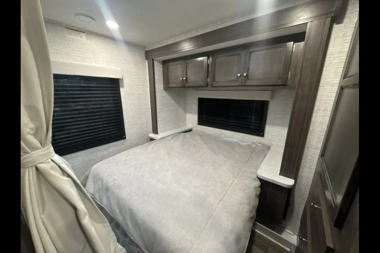 2025 Jayco Redhawk 22CF sleeps 6