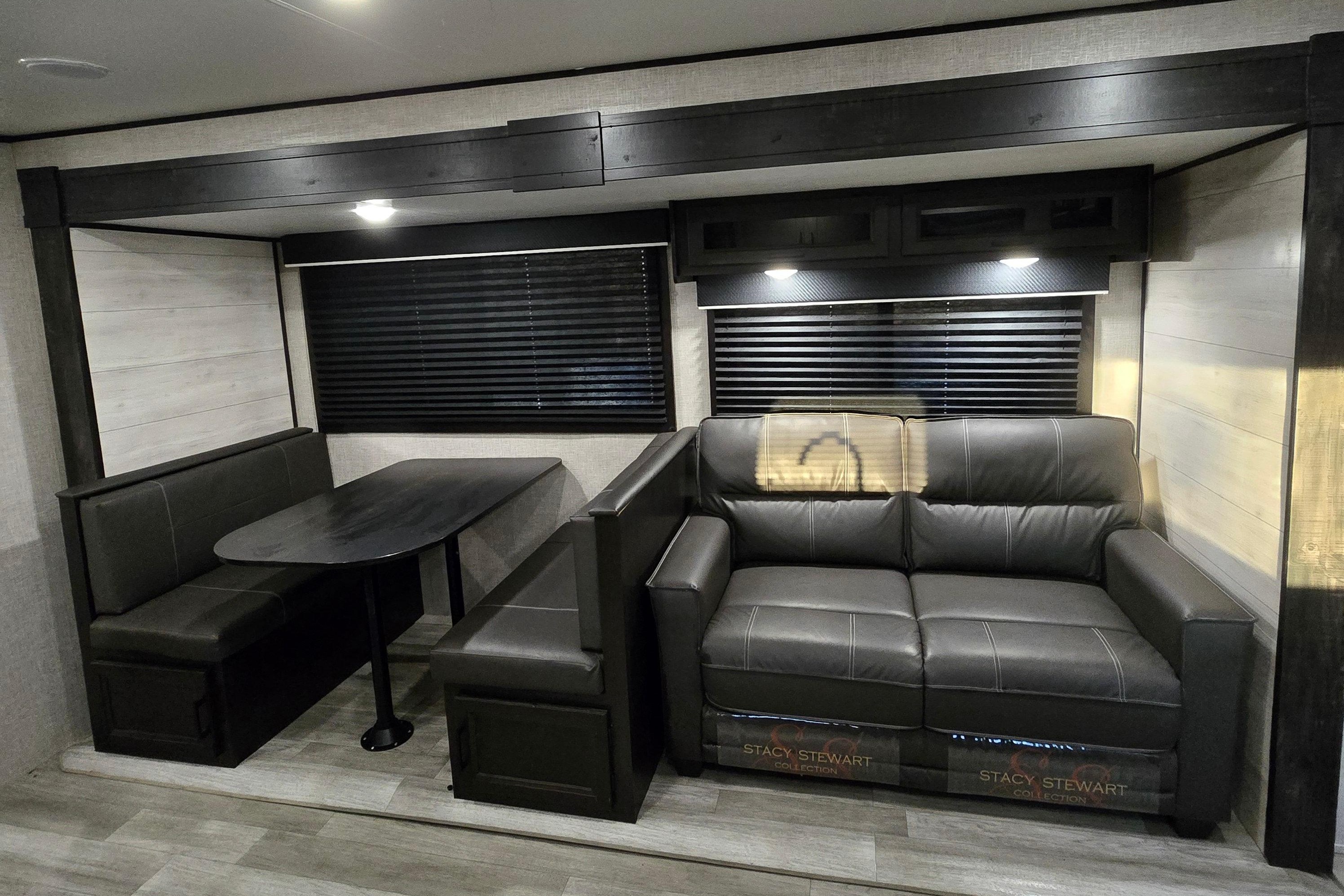Fireside RV's 2022 Jayco Jay Flight SLX 267BHS