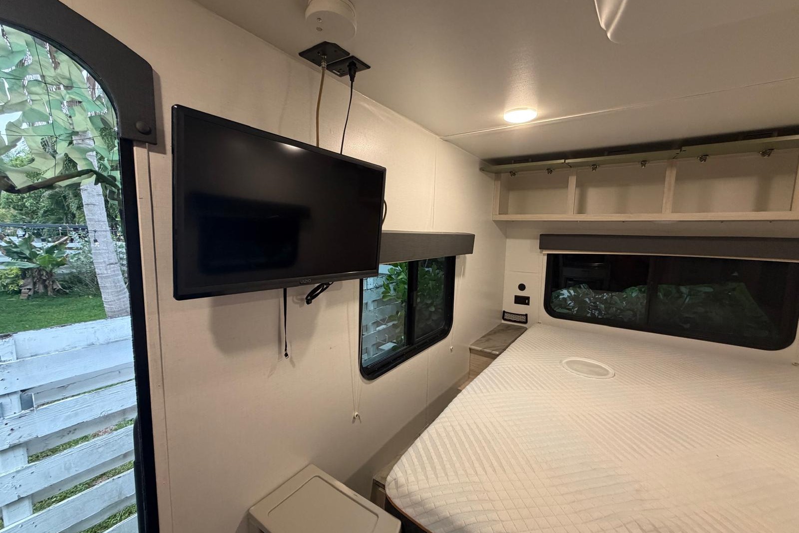 Cozy Couple’s Camper | Winnebago Hike 100 | Pet Friendly + Easy Tow