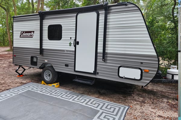 NEW 2023 Coleman Lantern (Memory Foam Queen + 2 Bunks) Sleeps 5
