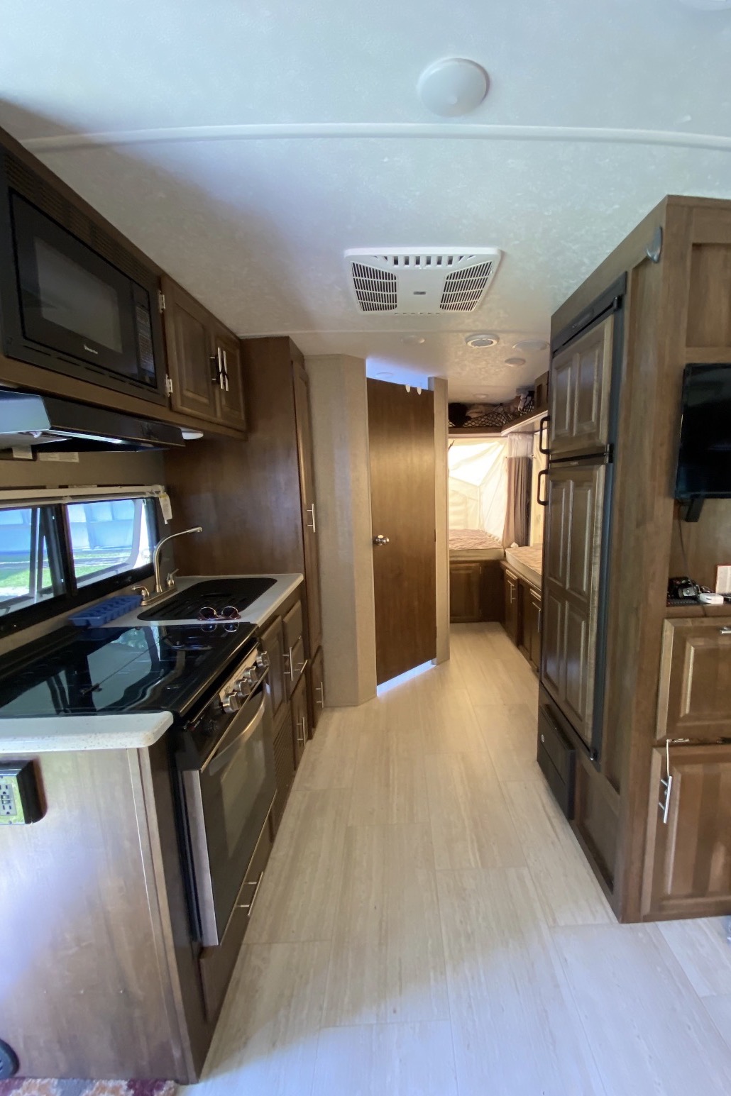 Simpson’s Rockwood Roo 233s Hybrid