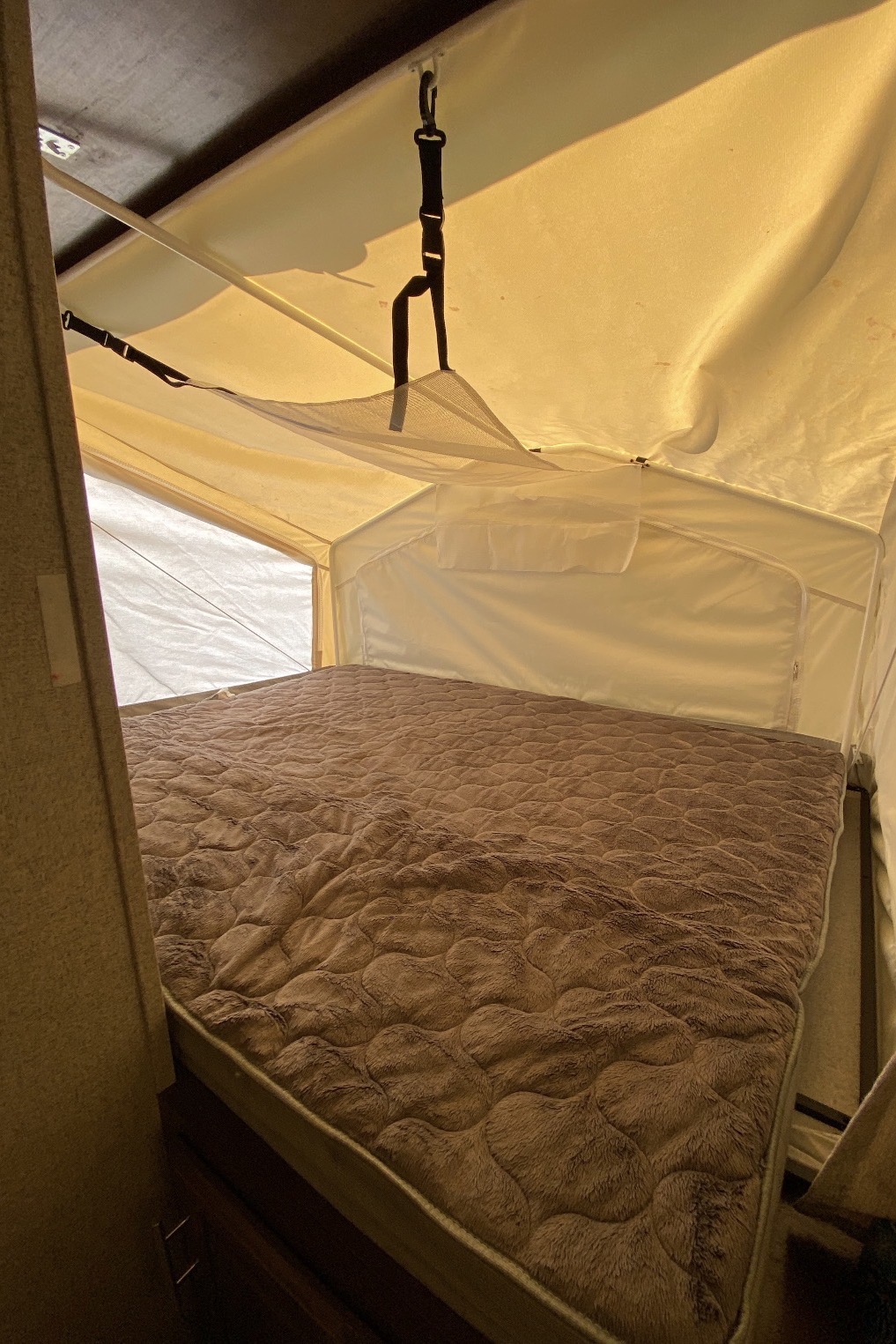 Simpson’s Rockwood Roo 233s Hybrid