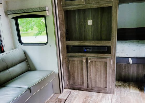 Tammy's Starcraft Autumn Ridge 27bh Travel Trailer