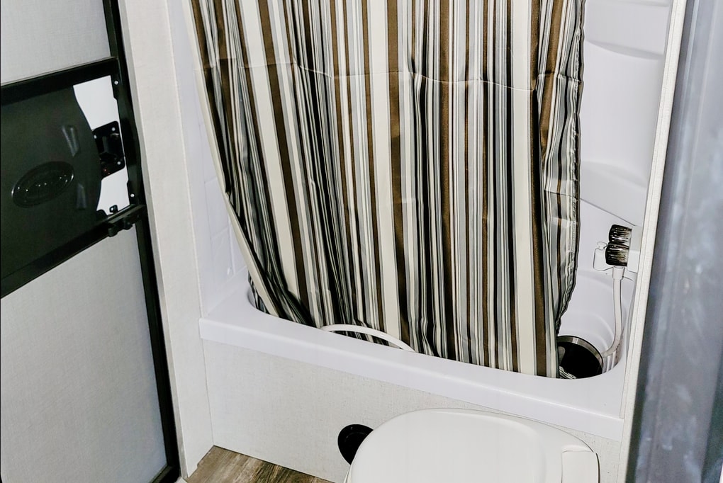 Tammy's Starcraft Autumn Ridge 27bh Travel Trailer