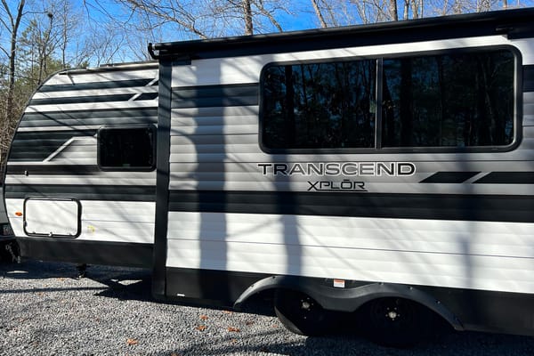 (Fall Special) (The Oasis) Design Transend Xplor Travel Trailer Pet Friendly