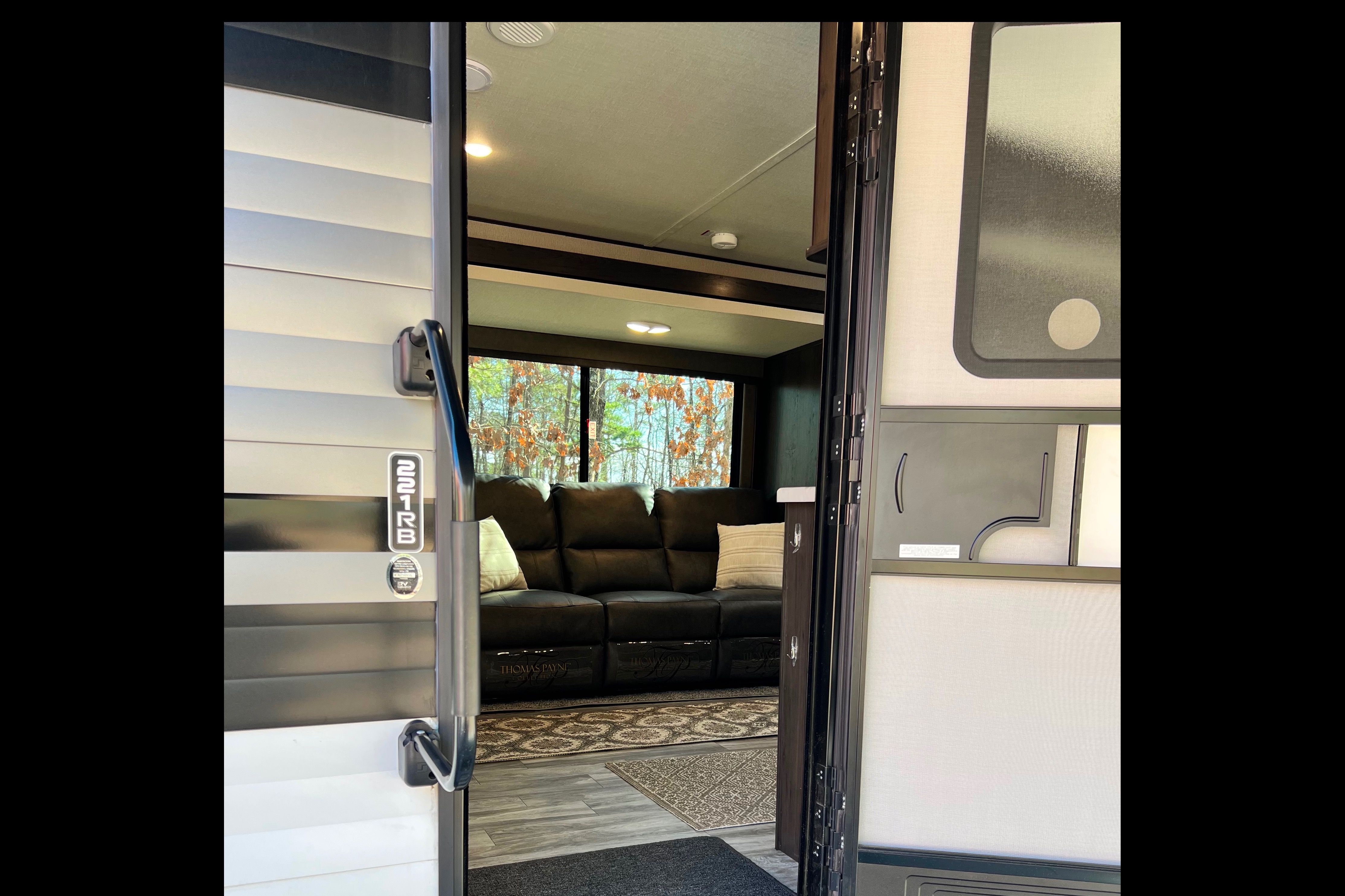 (Fall Special) (The Oasis) Design Transend Xplor Travel Trailer Pet Friendly