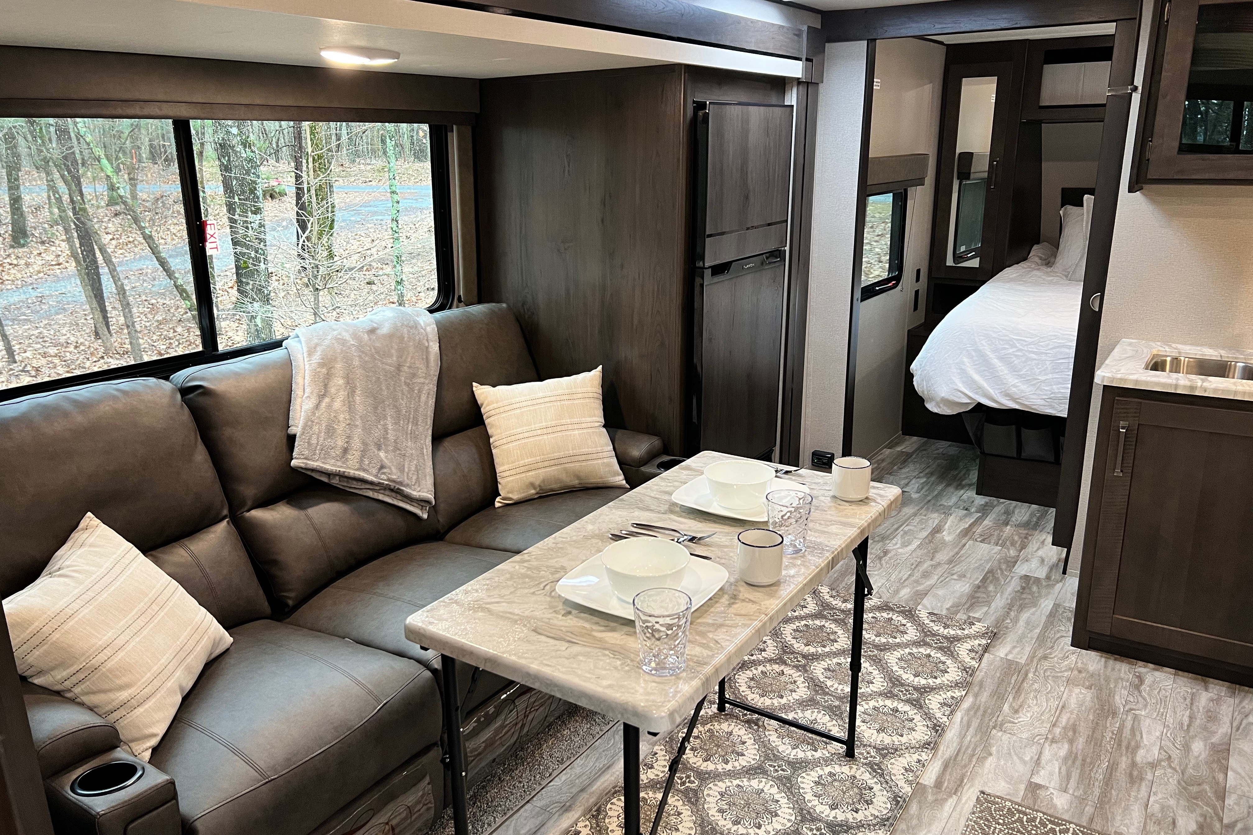 (Fall Special) (The Oasis) Design Transend Xplor Travel Trailer Pet Friendly