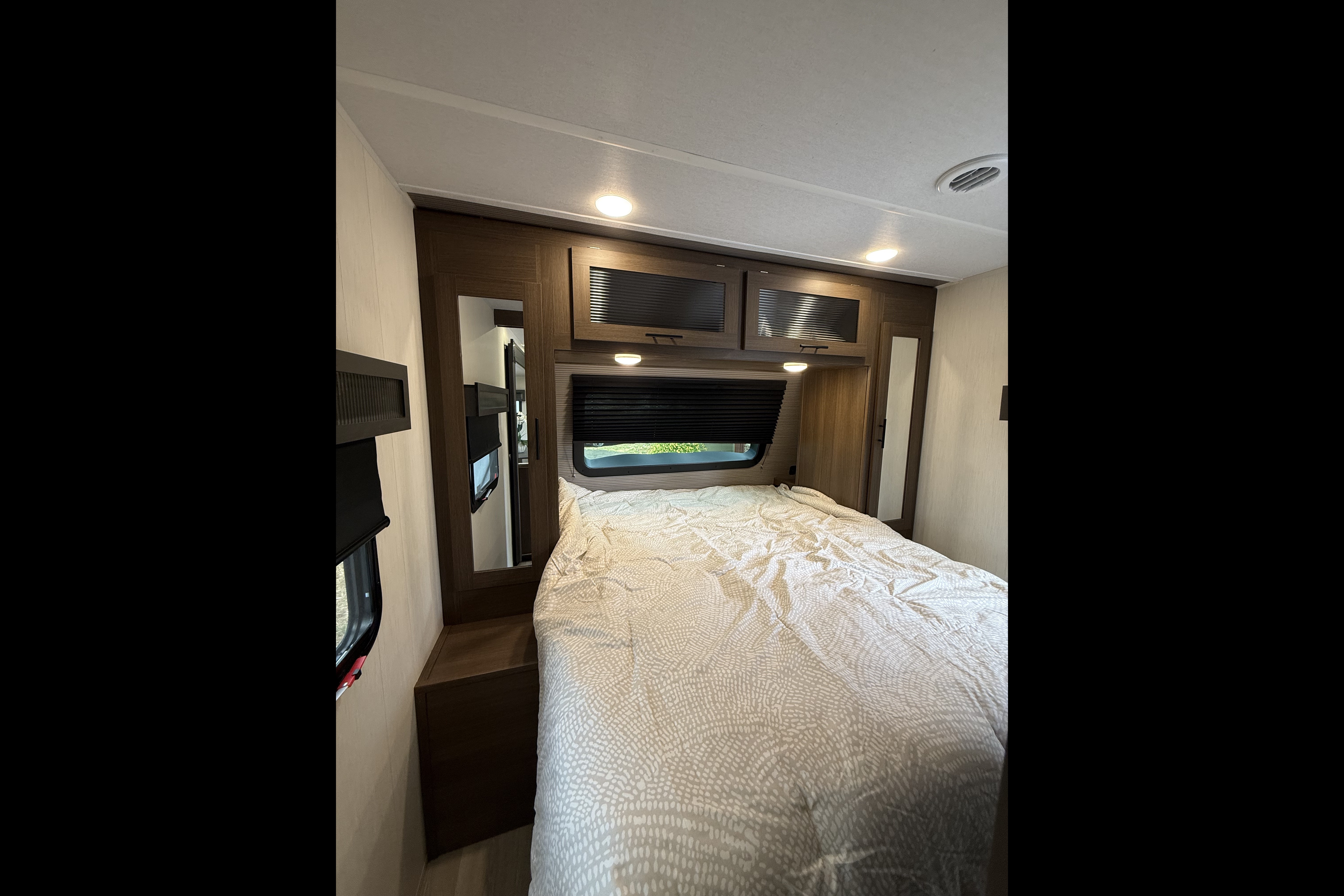 2026 Wildcat, Bunkhouse, Sleeps 8, $500 Deposit, Bed Linens included