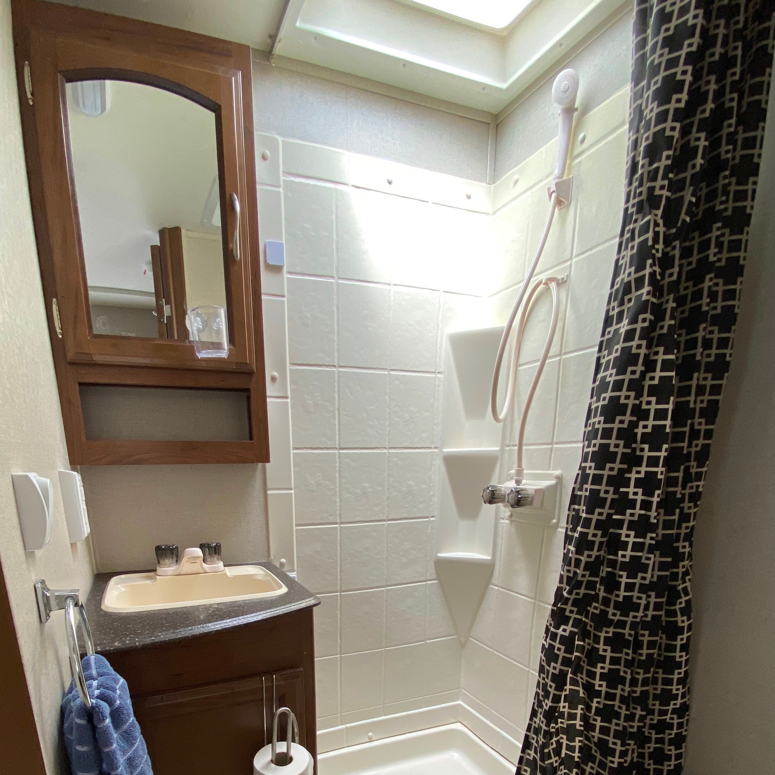 Coachmen Freedom Express Hybrid 21TQX