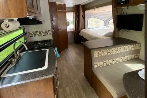 Coachmen Freedom Express Hybrid 21TQX