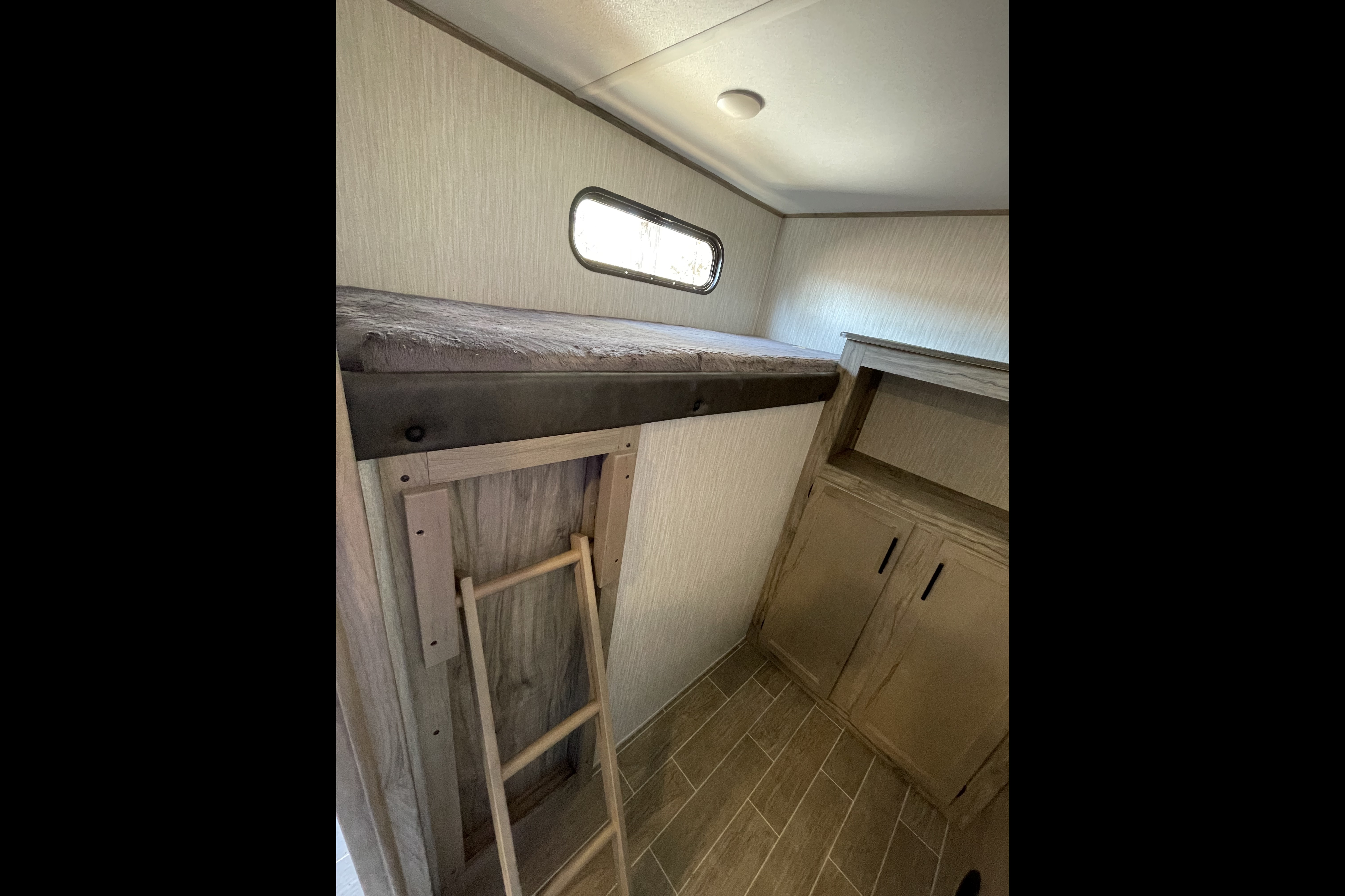 Delivery Forest River Alpha Wolf 29QB-L Travel Trailer