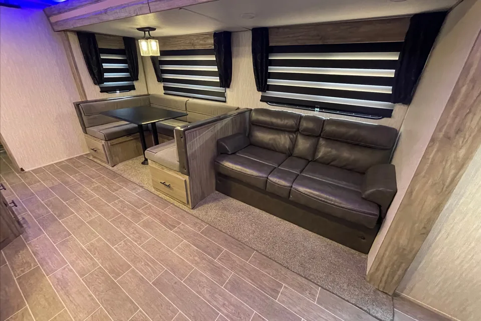 Delivery Forest River Alpha Wolf 29QB-L Travel Trailer
