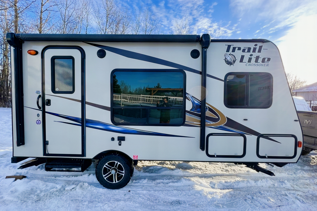 08 - 2017 - TRAIL LITE- 3000lbs - SLEEPS 4