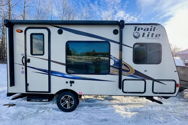 08 - 2017 - TRAIL LITE- 3000lbs - SLEEPS 4