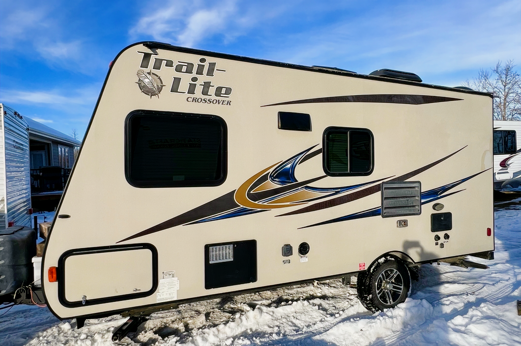 08 - 2017 - TRAIL LITE- 3000lbs - SLEEPS 4