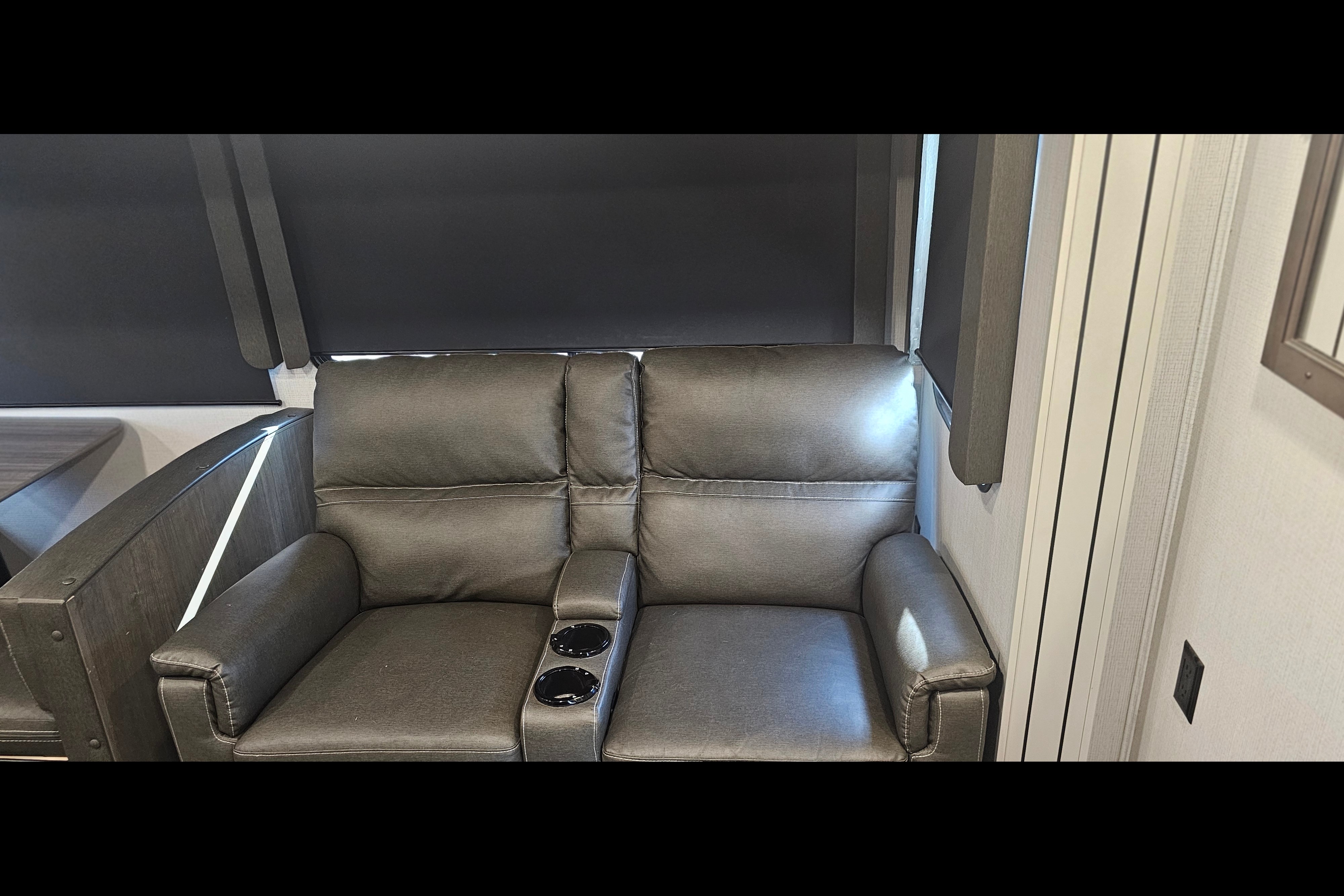 Larry's Keystone cougar Travel Trailer