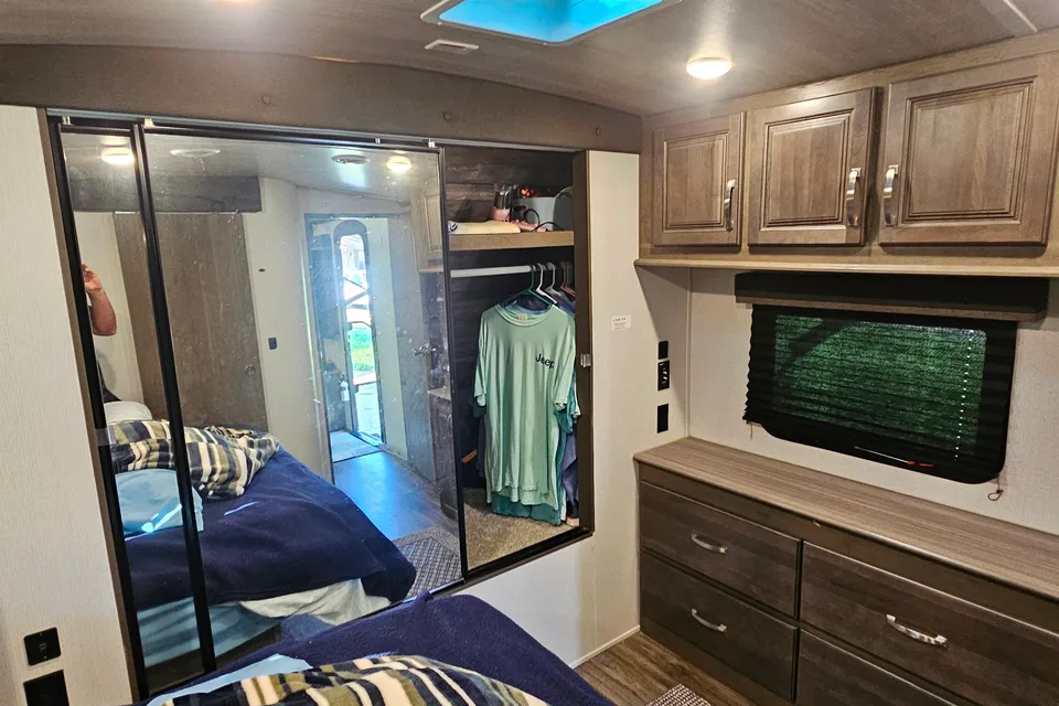 Larry's Keystone cougar Travel Trailer