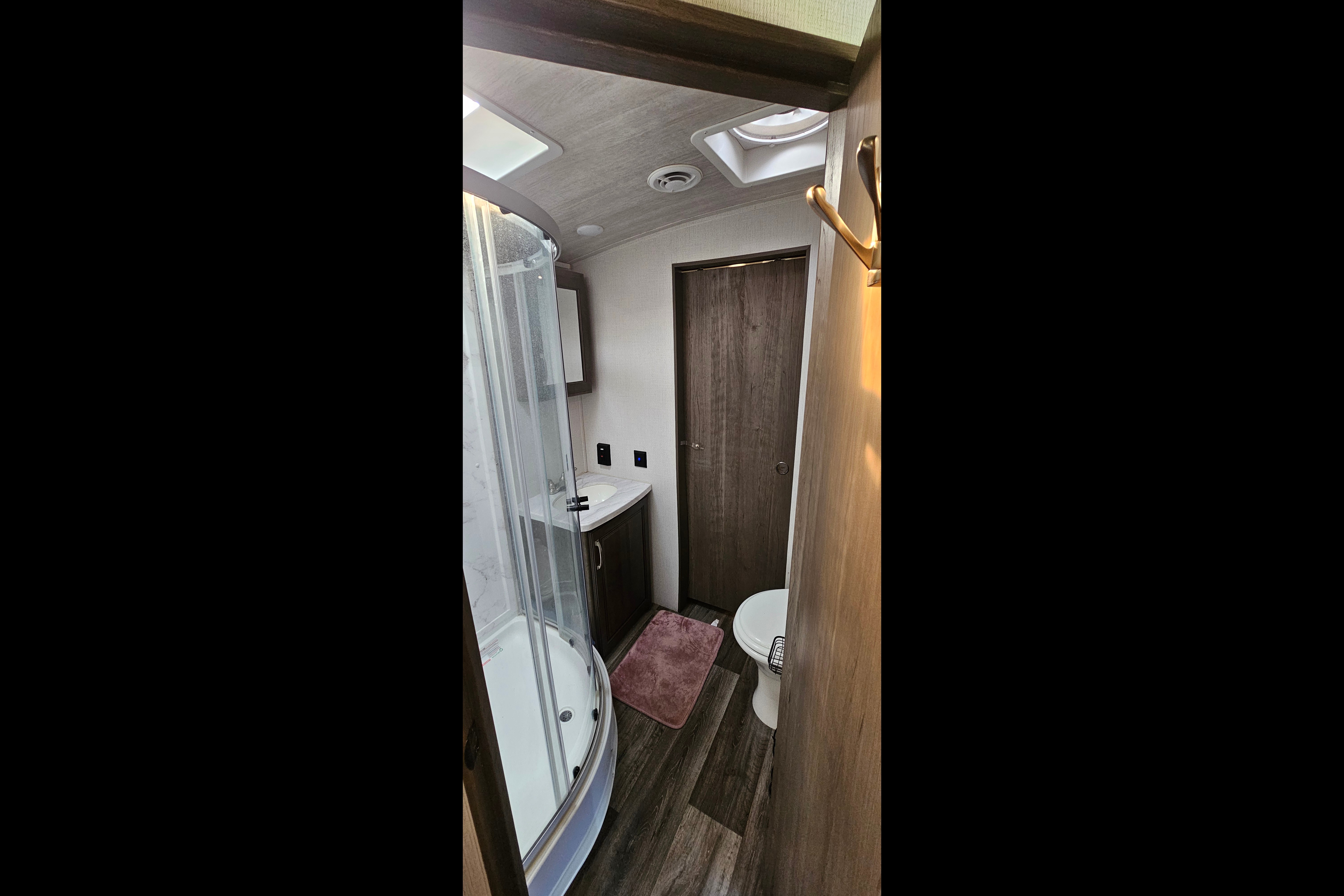 Larry's Keystone cougar Travel Trailer