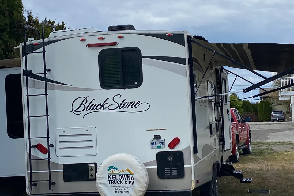 Ken’s Outdoors RV Manufacturing 280RKS Travel Trailer