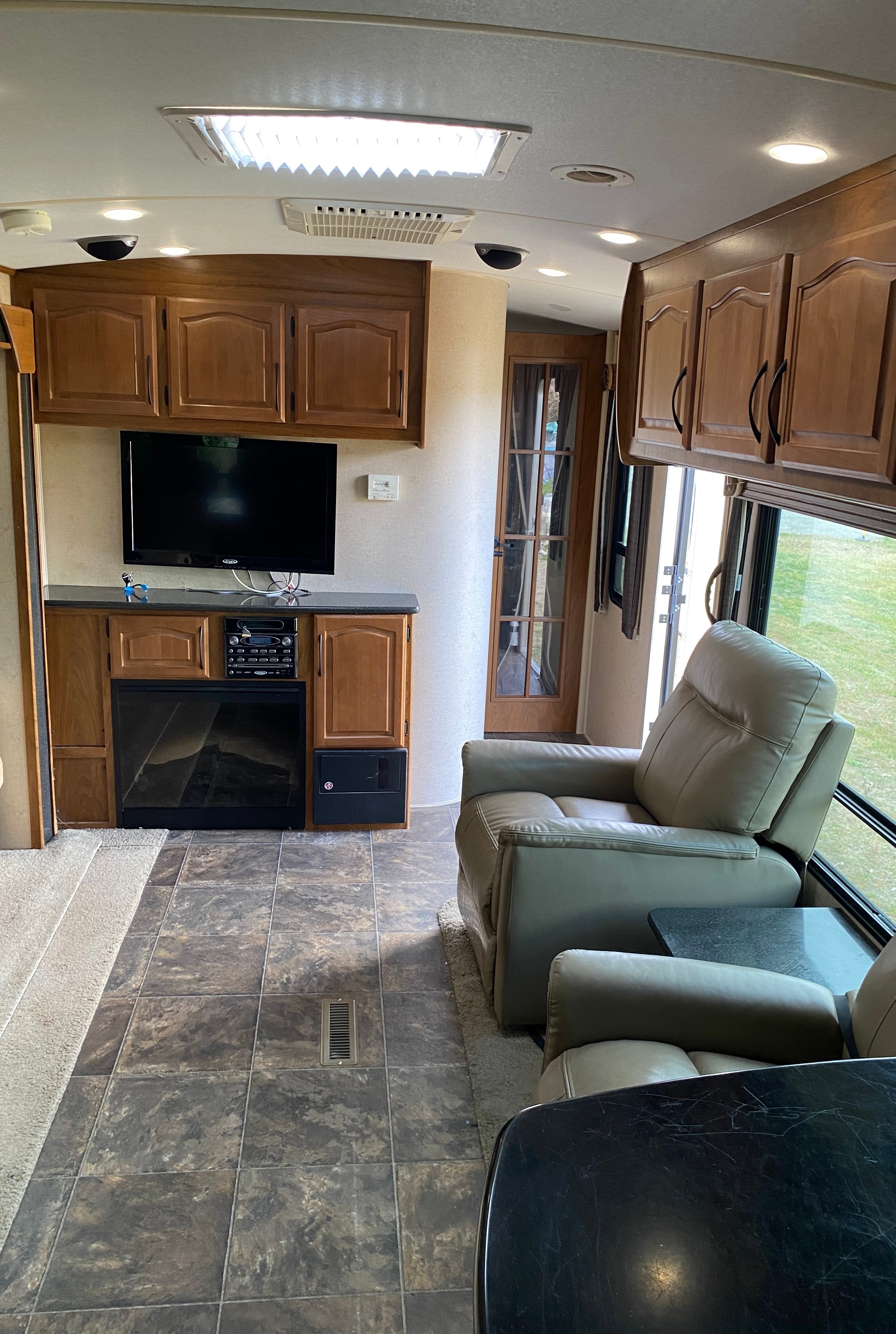 Ken’s Outdoors RV Manufacturing 280RKS Travel Trailer