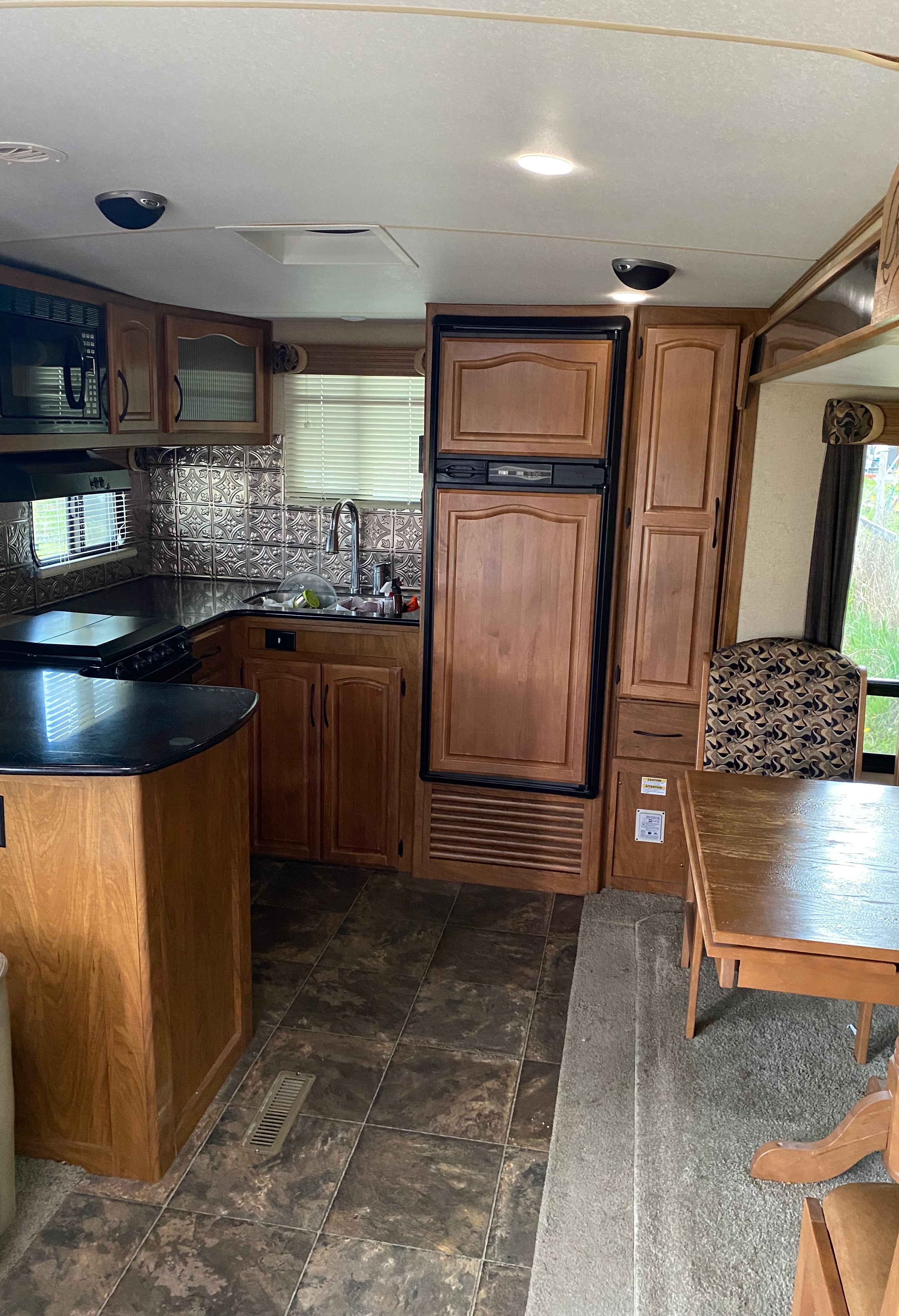 Ken’s Outdoors RV Manufacturing 280RKS Travel Trailer