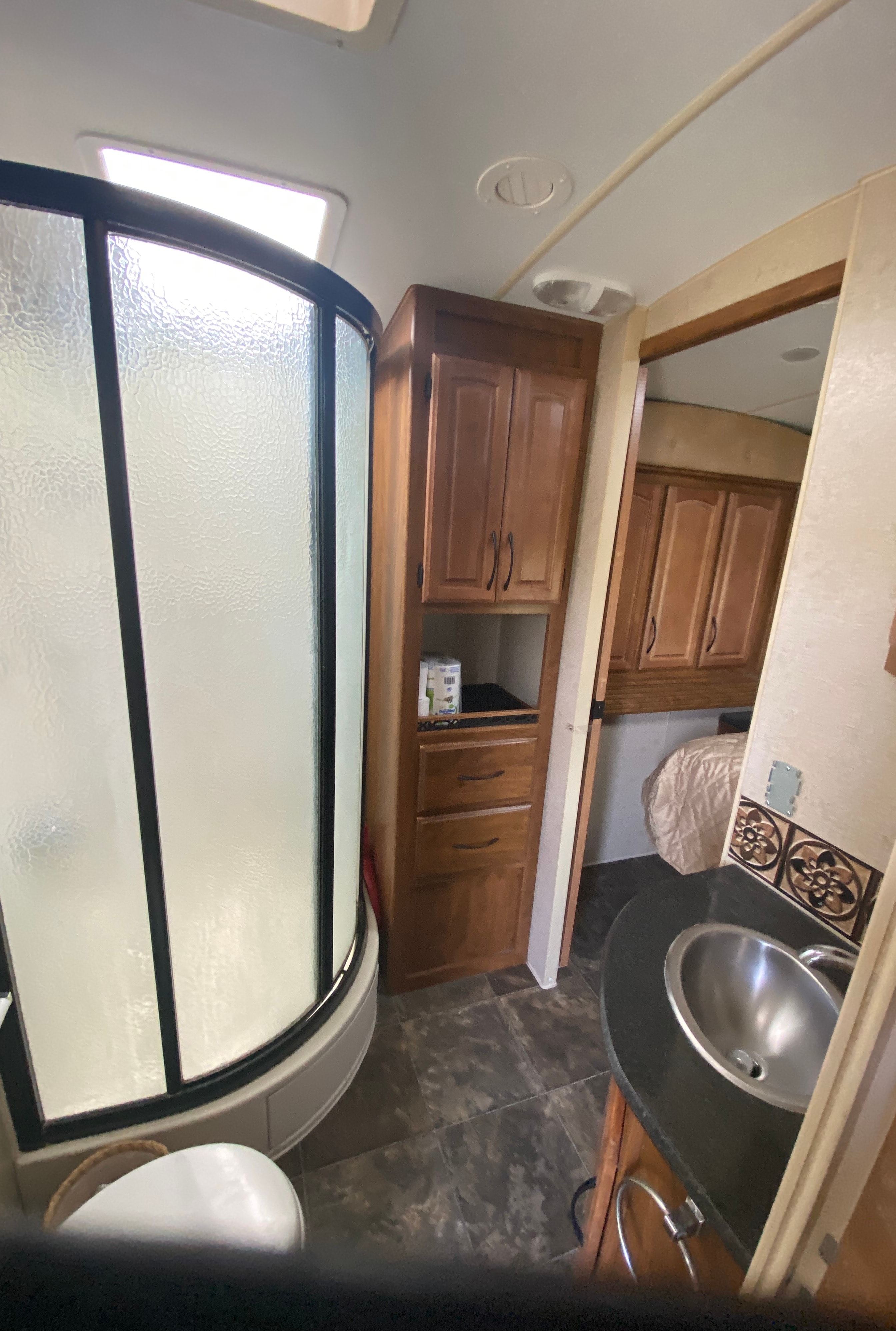 Ken’s Outdoors RV Manufacturing 280RKS Travel Trailer