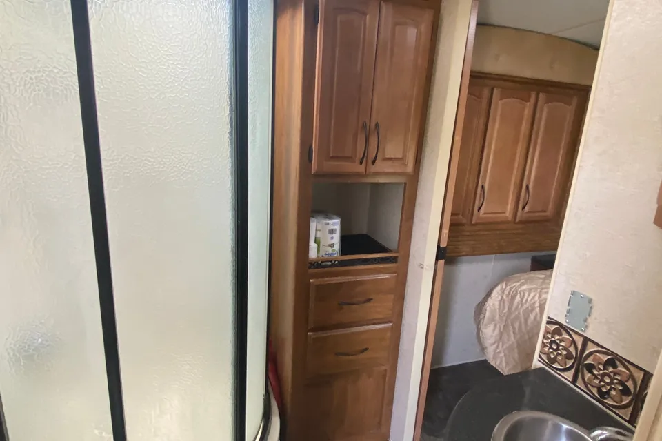 Ken’s Outdoors RV Manufacturing 280RKS Travel Trailer