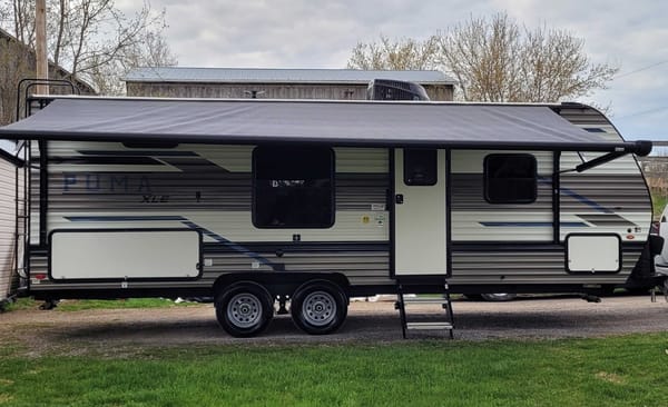 Amanda's Palomino Puma Travel Trailer