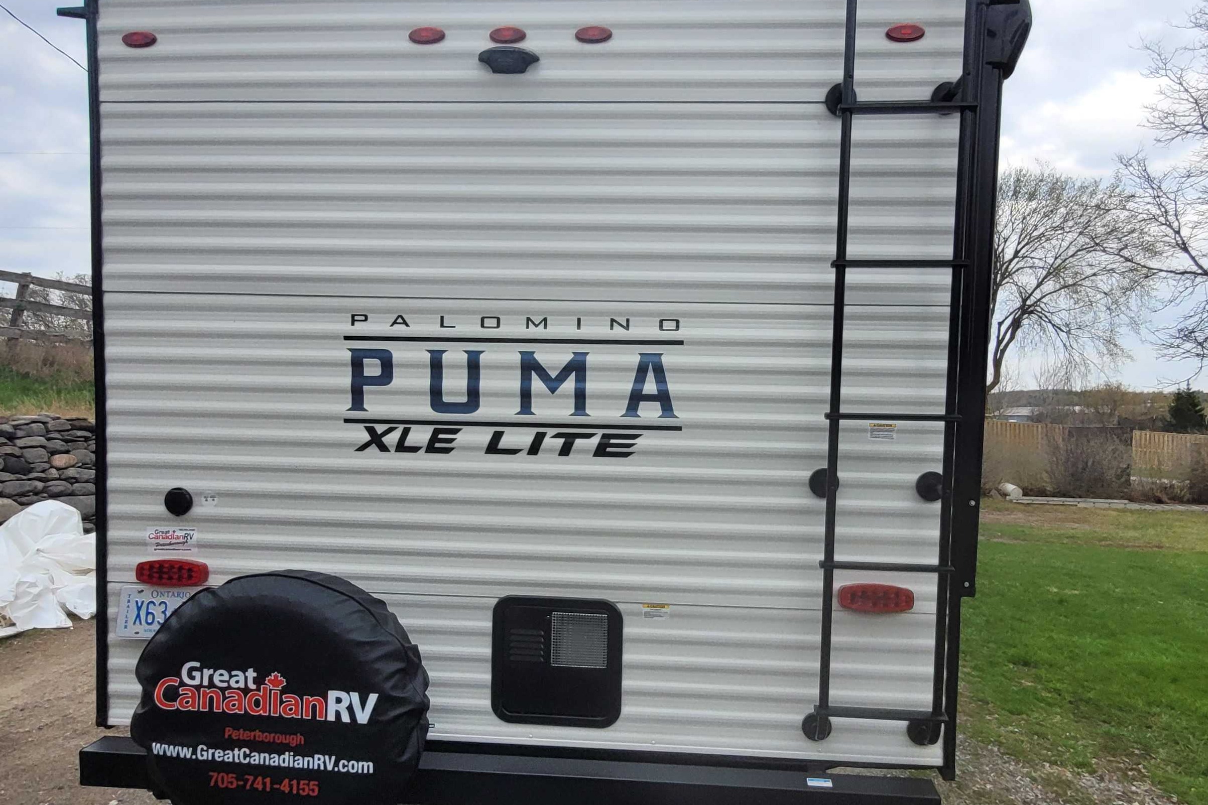 Amanda's Palomino Puma Travel Trailer