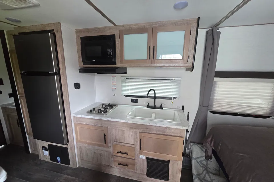 Vanessa & David's Grand River 25BH Travel Trailer