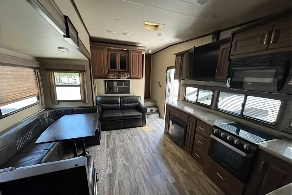 Milan & Jen’s Grand Design Reflection 28BH Fifth Wheel