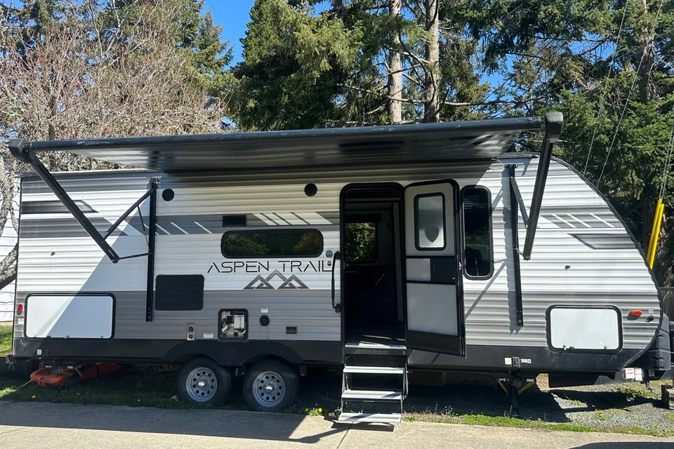 Island time bunkhouse