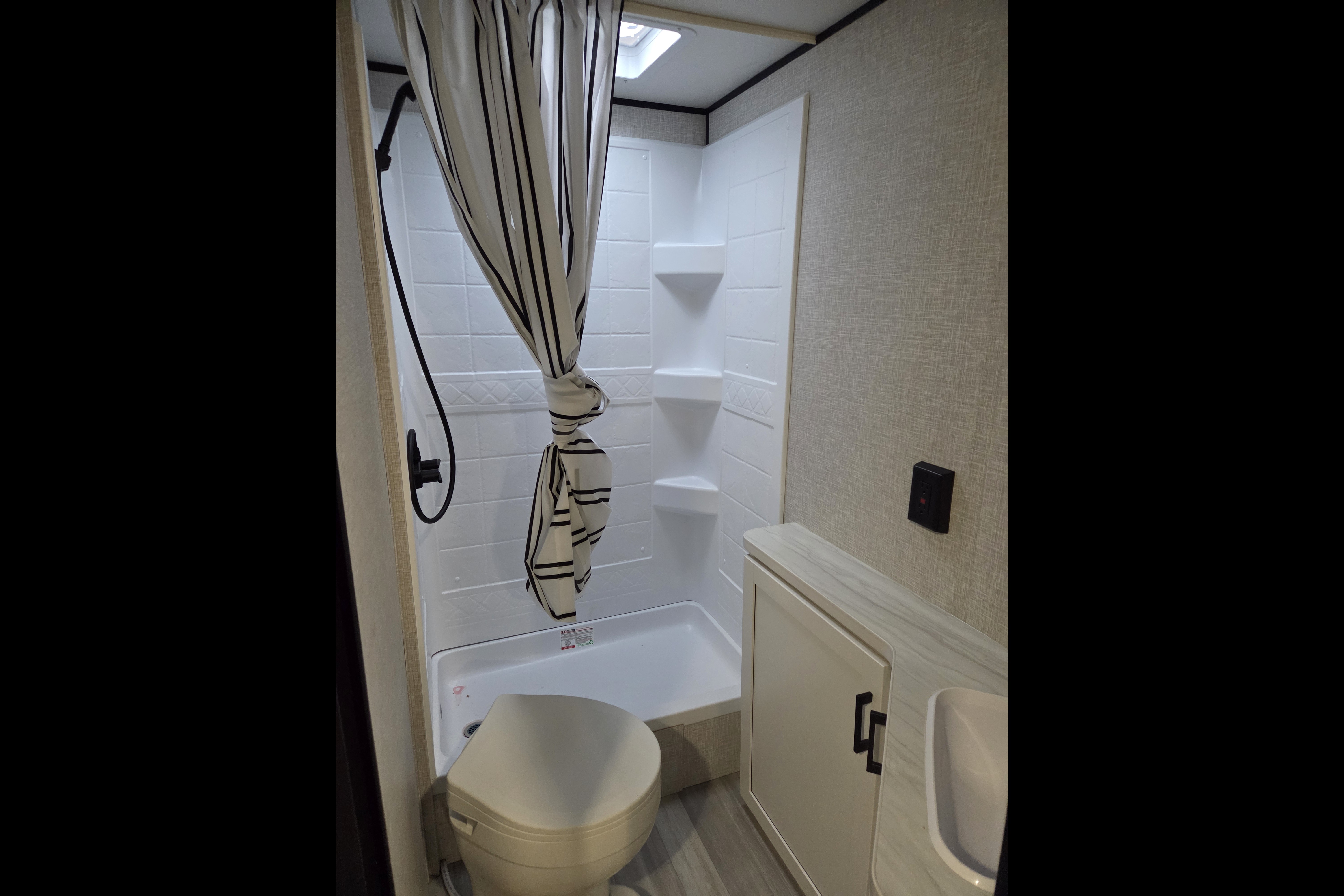 *Brand New* 2025 Open Range Conventional 26BHS *bunk beds*