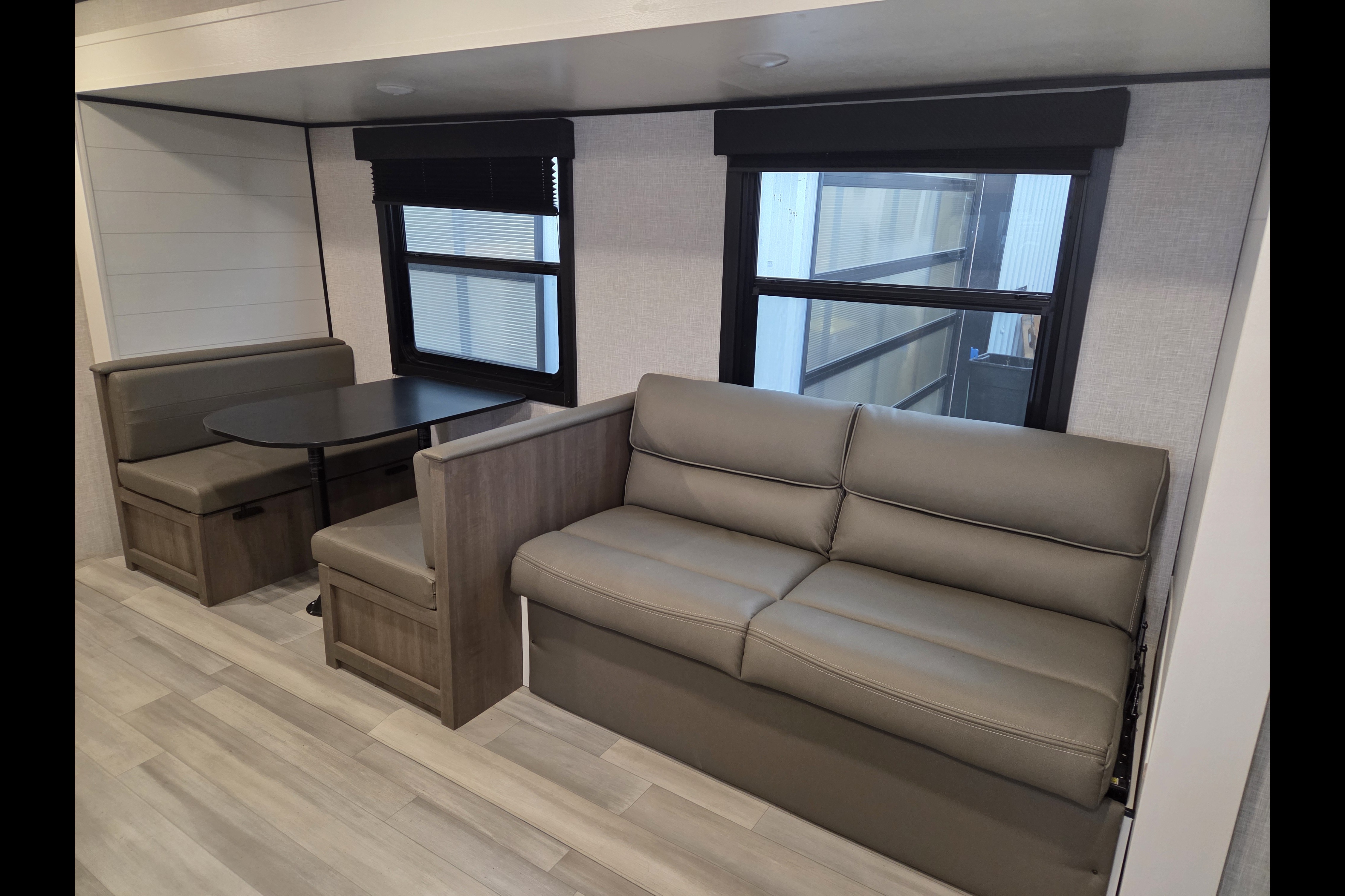 *Brand New* 2025 Open Range Conventional 26BHS *bunk beds*