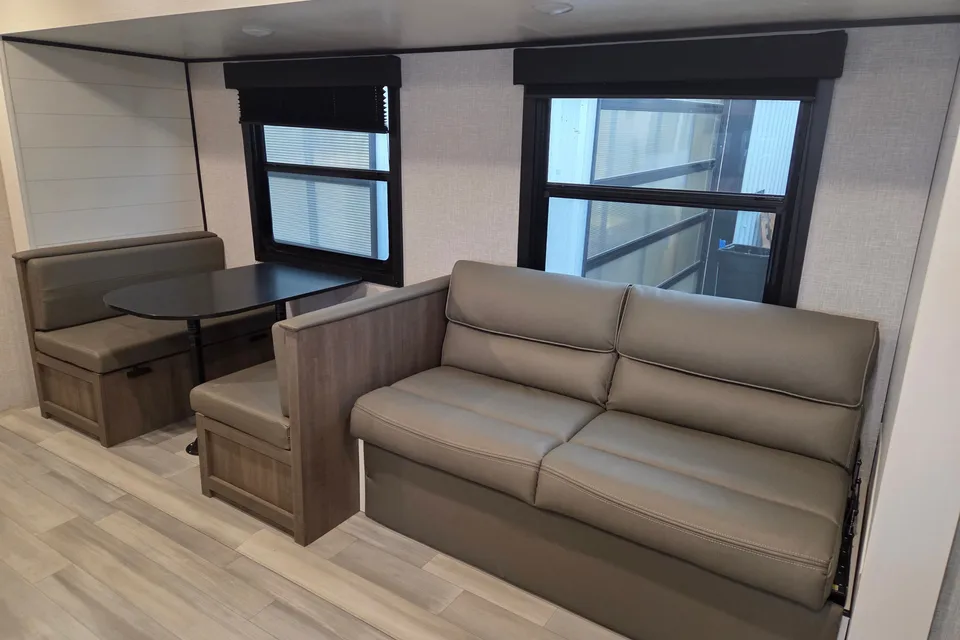 *Brand New* 2025 Open Range Conventional 26BHS *bunk beds*