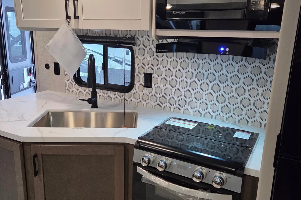 *Brand New* 2025 Open Range Conventional 26BHS *bunk beds*