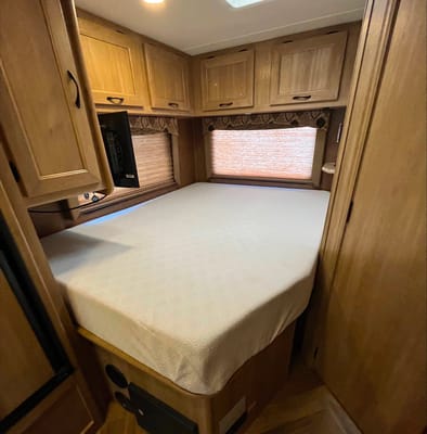 Spacious, Modern and Solar! 2016 Coachmen Freelander