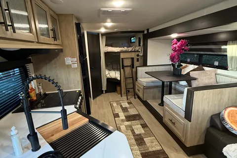 2026 Black Label, Bunkhouse, Sleeps 8-10, $500 Deposit, Bed Linens included