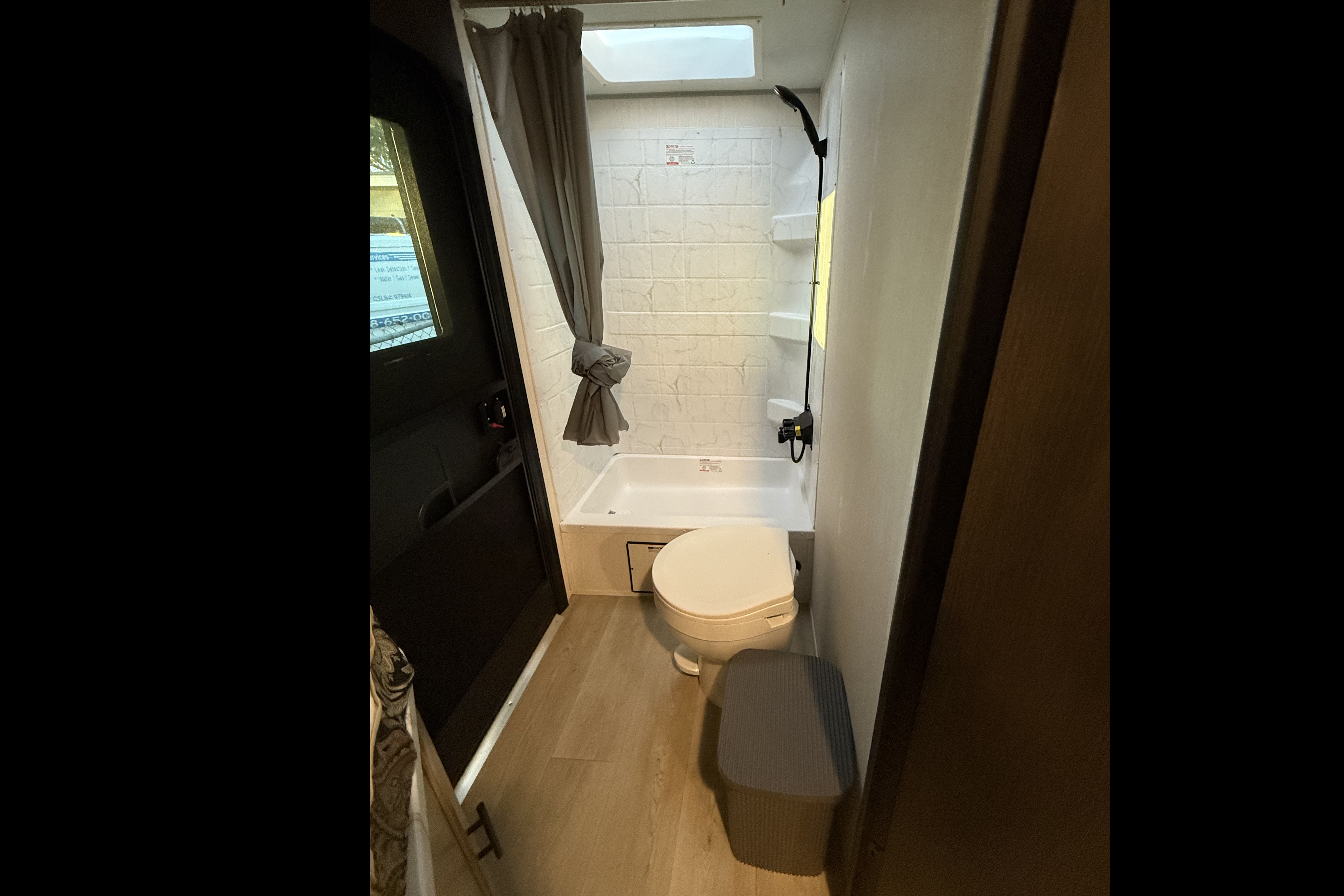 2026 Black Label, Bunkhouse, Sleeps 8-10, $500 Deposit, Bed Linens included